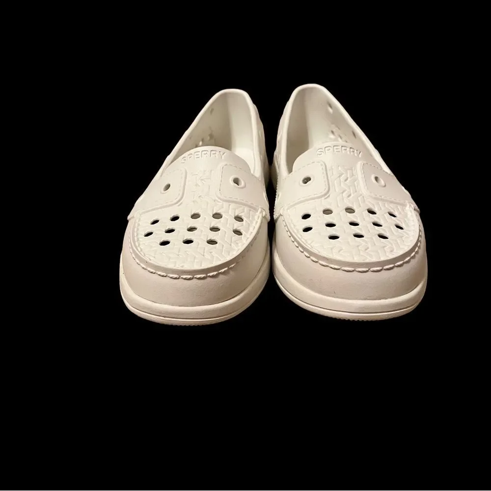 Sperry nearly new